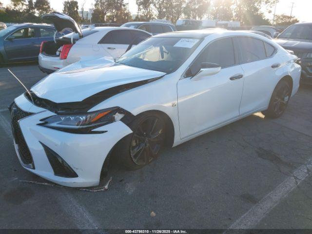 Lexus Es F Sport Image 16