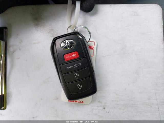 Toyota Corolla Xle Image 2