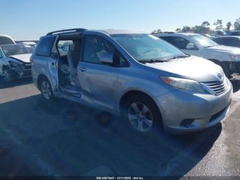  Salvage Toyota Sienna