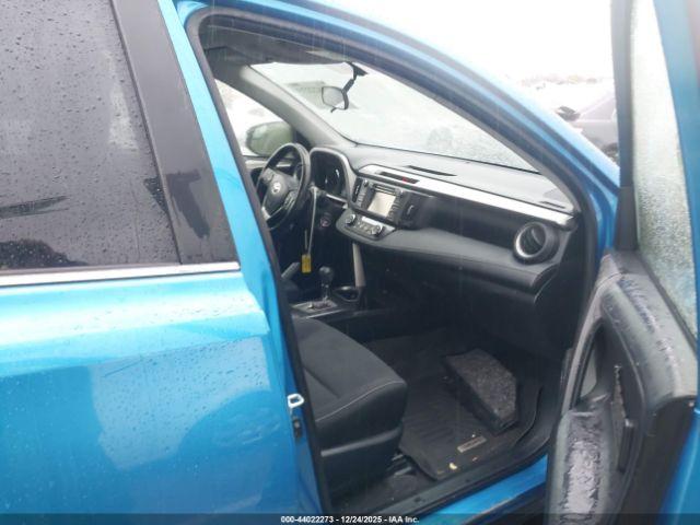 Toyota RAV4 Xle Image 16