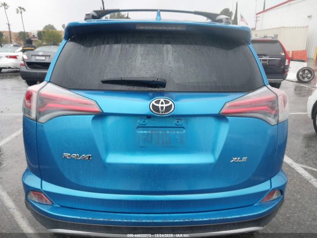 Toyota RAV4 Xle Image 11