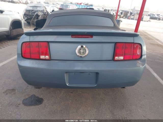 Ford Mustang Image 9
