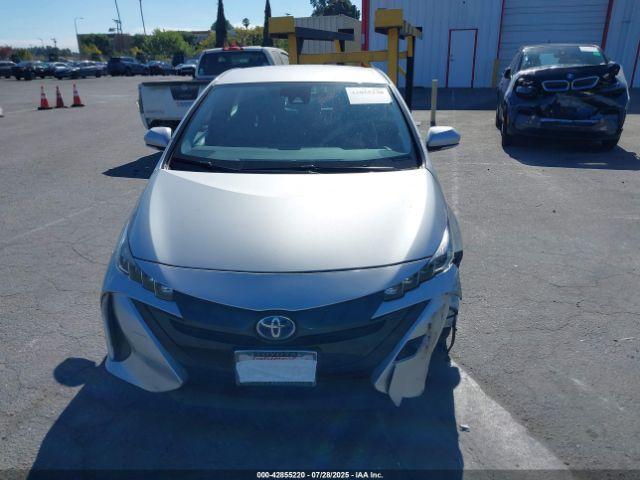 Toyota Prius Prime Plus Image 13