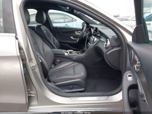 Mercedes-Benz C-Class Image 14