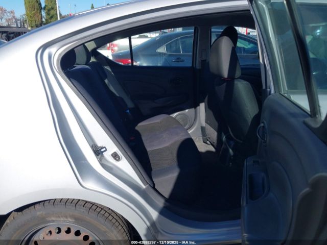 Nissan Versa 1.6 Sv Image 9