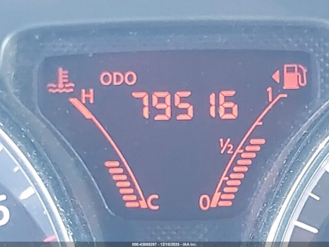 Nissan Versa 1.6 Sv Image 15