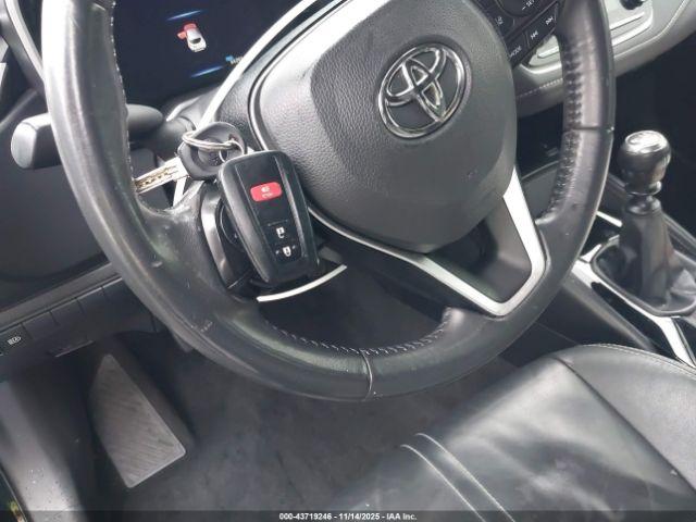 Toyota Corolla Xse Image 8