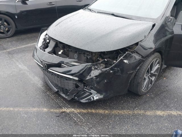 Toyota Corolla Xse Image 18