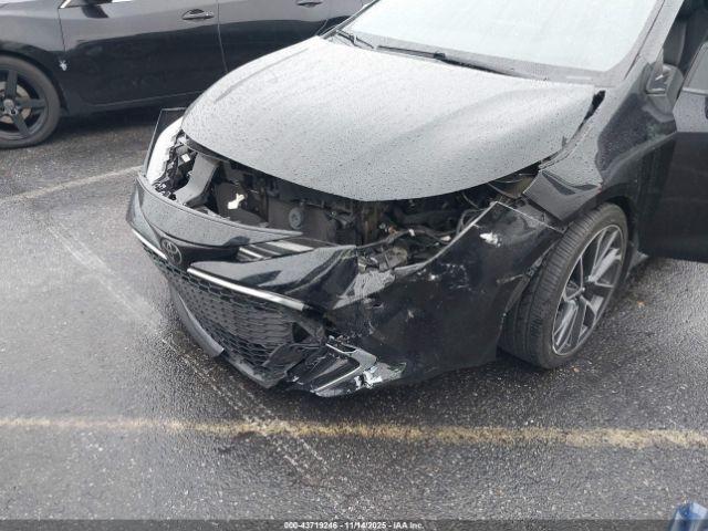 Toyota Corolla Xse Image 18