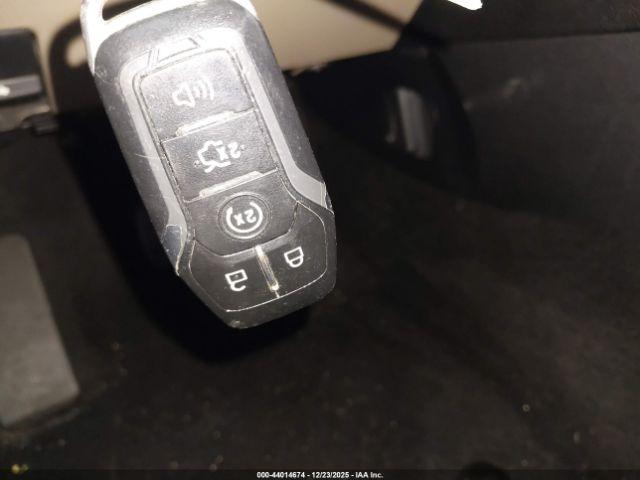 Ford Explorer Limited Image 4