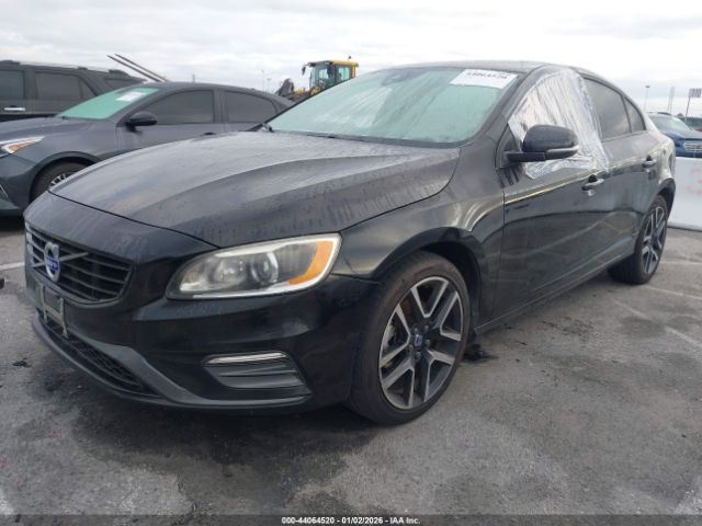 Volvo S60 T5 Dynamic Image 2