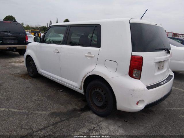 Scion xB Image 14