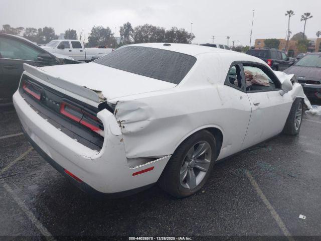 Dodge Challenger Sxt Image 7