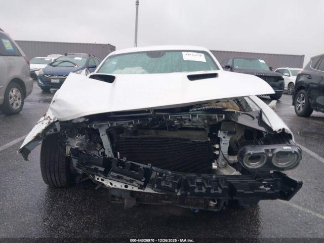 Dodge Challenger Sxt Image 9