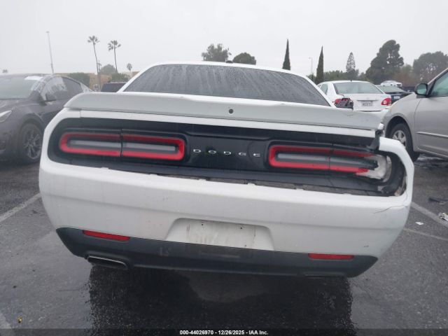 Dodge Challenger Sxt Image 11