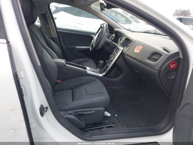 Volvo S60 T5 Image 9