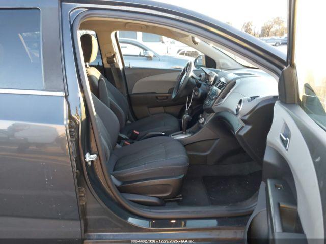 Chevrolet Sonic Lt Auto Image 3