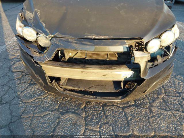 Chevrolet Sonic Lt Auto Image 9