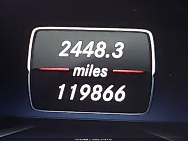 Mercedes-Benz GLA 4matic Image 5