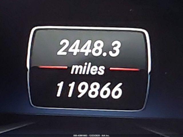 Mercedes-Benz GLA 4matic Image 5