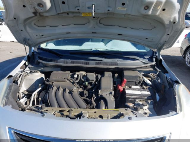 Nissan Versa 1.6 Sv Image 2