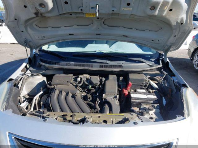 Nissan Versa 1.6 Sv Image 2