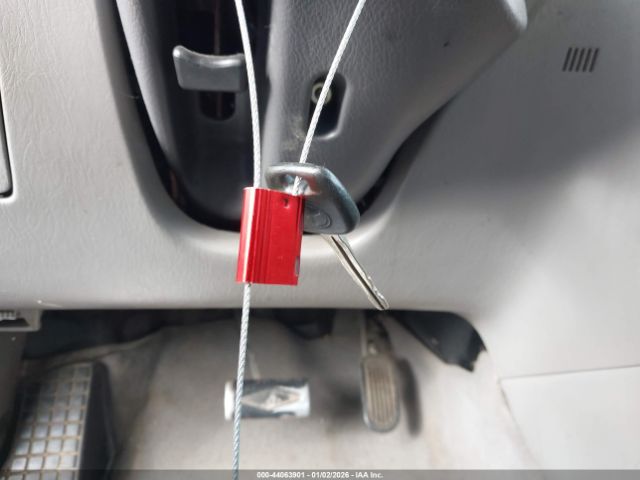 Toyota Corolla Ce Image 9