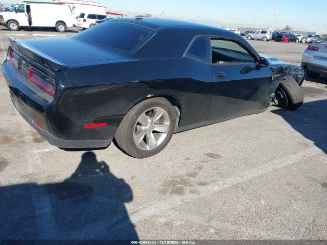 Dodge Challenger Sxt Image 13