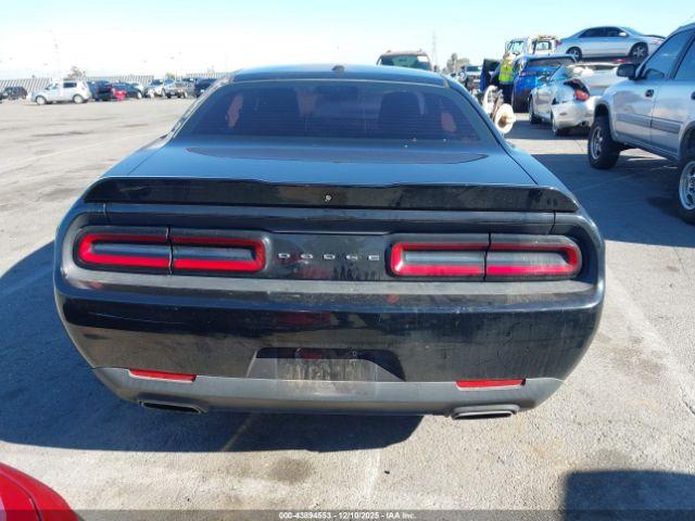 Dodge Challenger Sxt Image 11