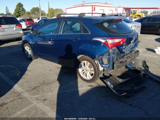 Hyundai ELANTRA Image 2