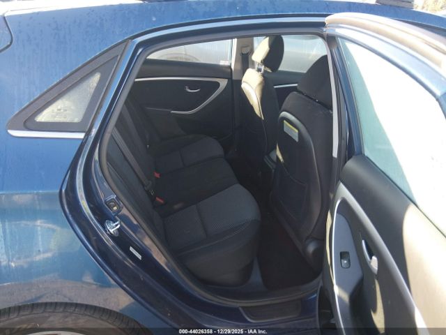 Hyundai ELANTRA Image 4