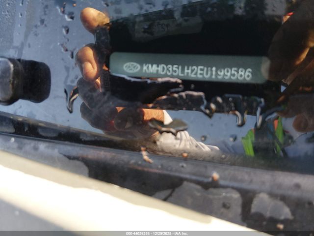 Hyundai ELANTRA Image 9