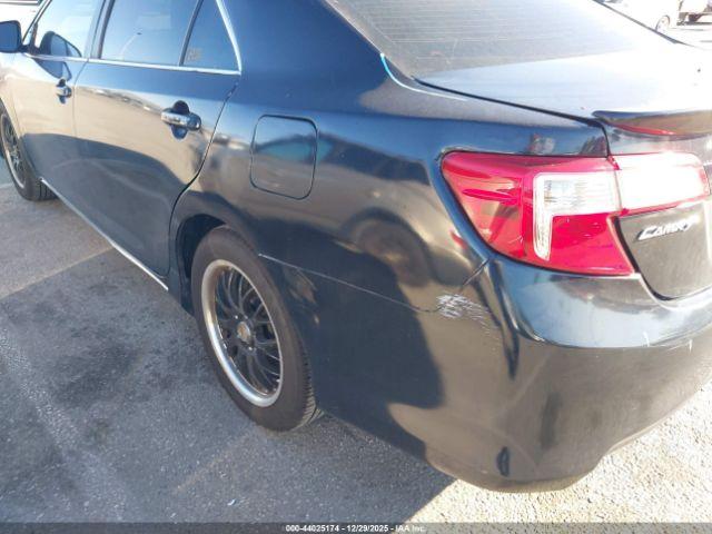 Toyota Camry Le Image 14