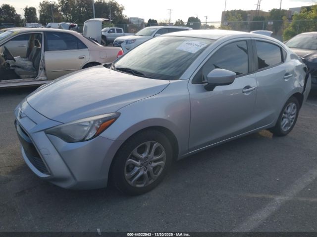 Toyota Yaris Image 2