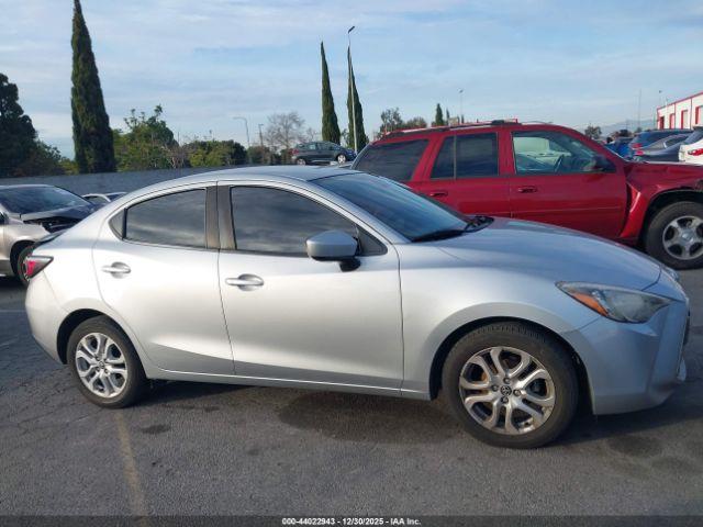 Toyota Yaris Image 15