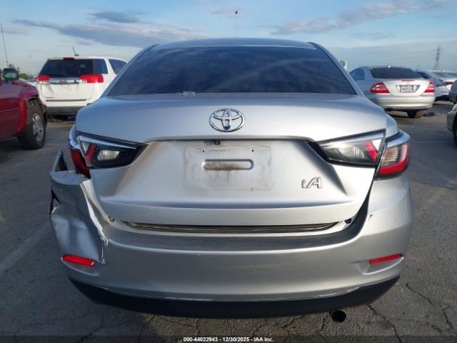 Toyota Yaris Image 16