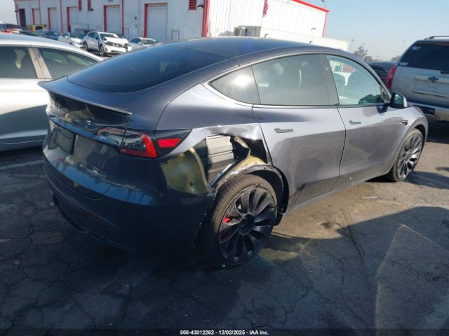 Tesla Model Y Performance Dual Motor All-wheel Drive Image 12