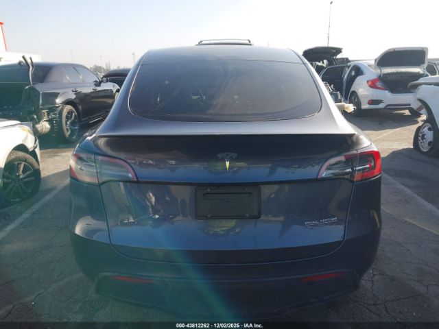 Tesla Model Y Performance Dual Motor All-wheel Drive Image 15