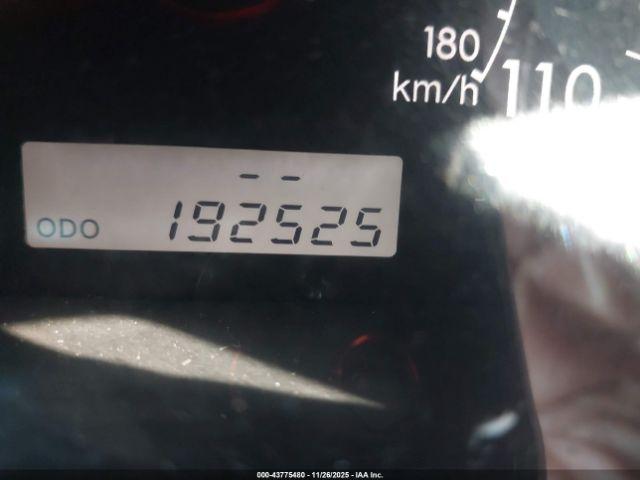 Toyota Corolla Le Image 9