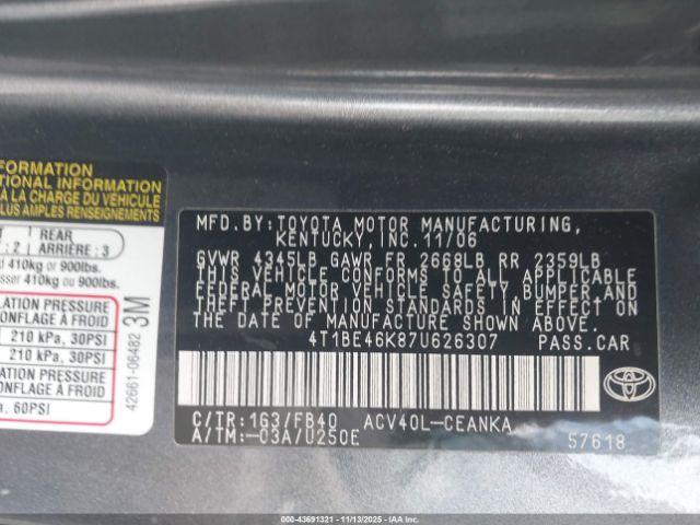 Toyota Camry Le Image 2