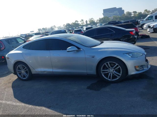 Tesla Model S P85 Image 13