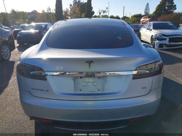 Tesla Model S P85 Image 16