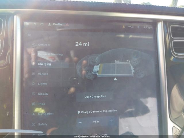 Tesla Model S P85 Image 14