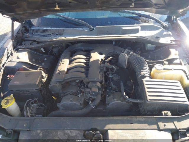 Chrysler 300 Limited Image 7