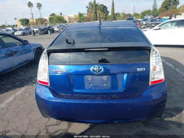 Toyota Prius Two Image 9