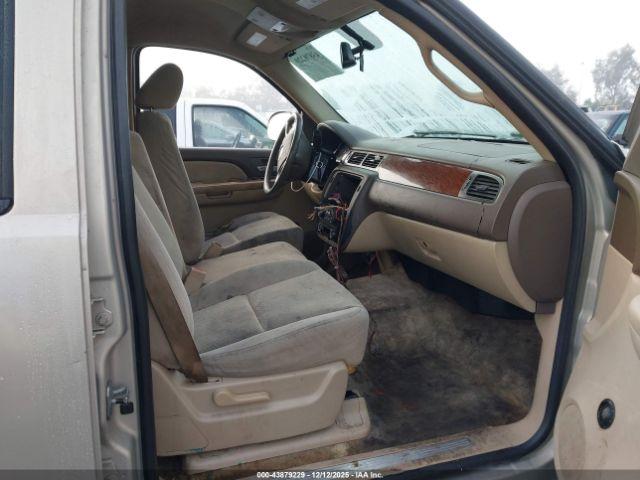 GMC Yukon Sle Image 4