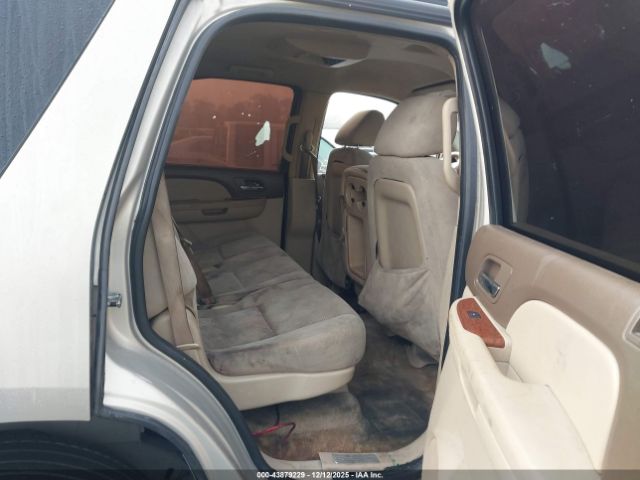 GMC Yukon Sle Image 11