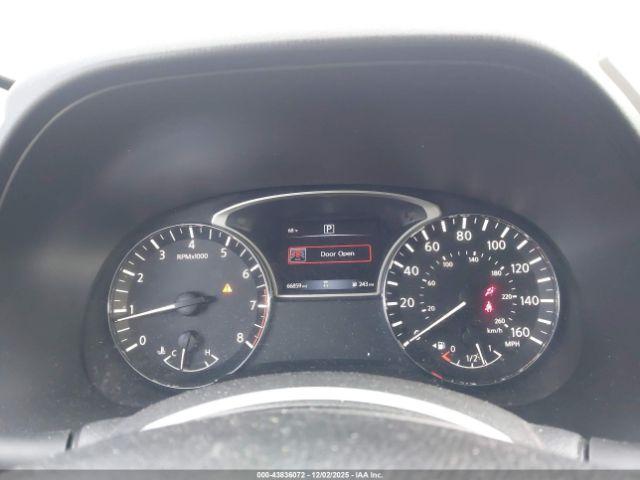 Nissan Pathfinder Sv Image 12