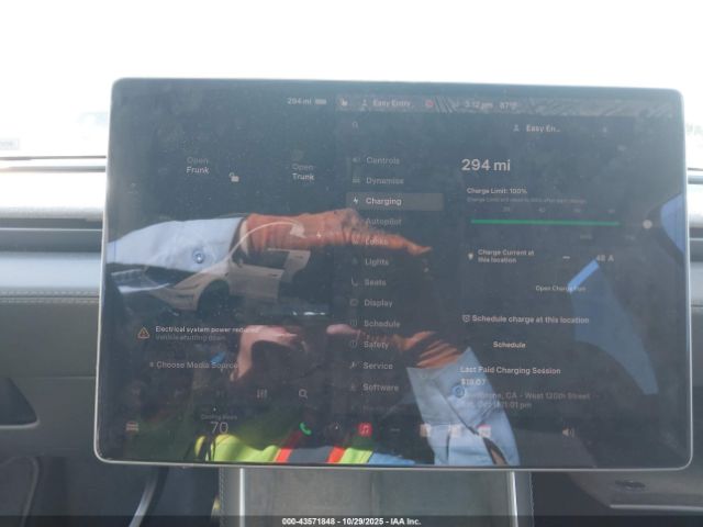 Tesla Model Y Long Range Dual Motor All-wheel Drive Image 12