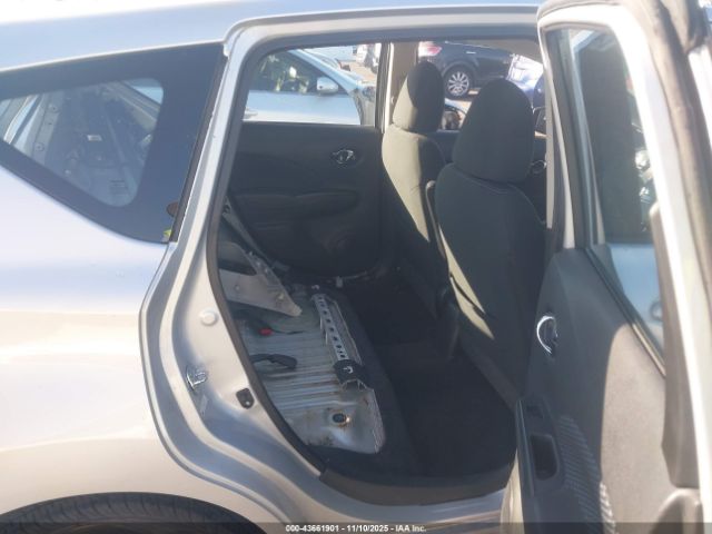 Nissan Versa Image 3